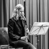 Eveline Eichenberger mit dem Bassetthorn, eines von Mozarts Lieblingsinstrumenten
Eveline Eichenberger with the Basset Horn, one of Mozart?s favourite instruments